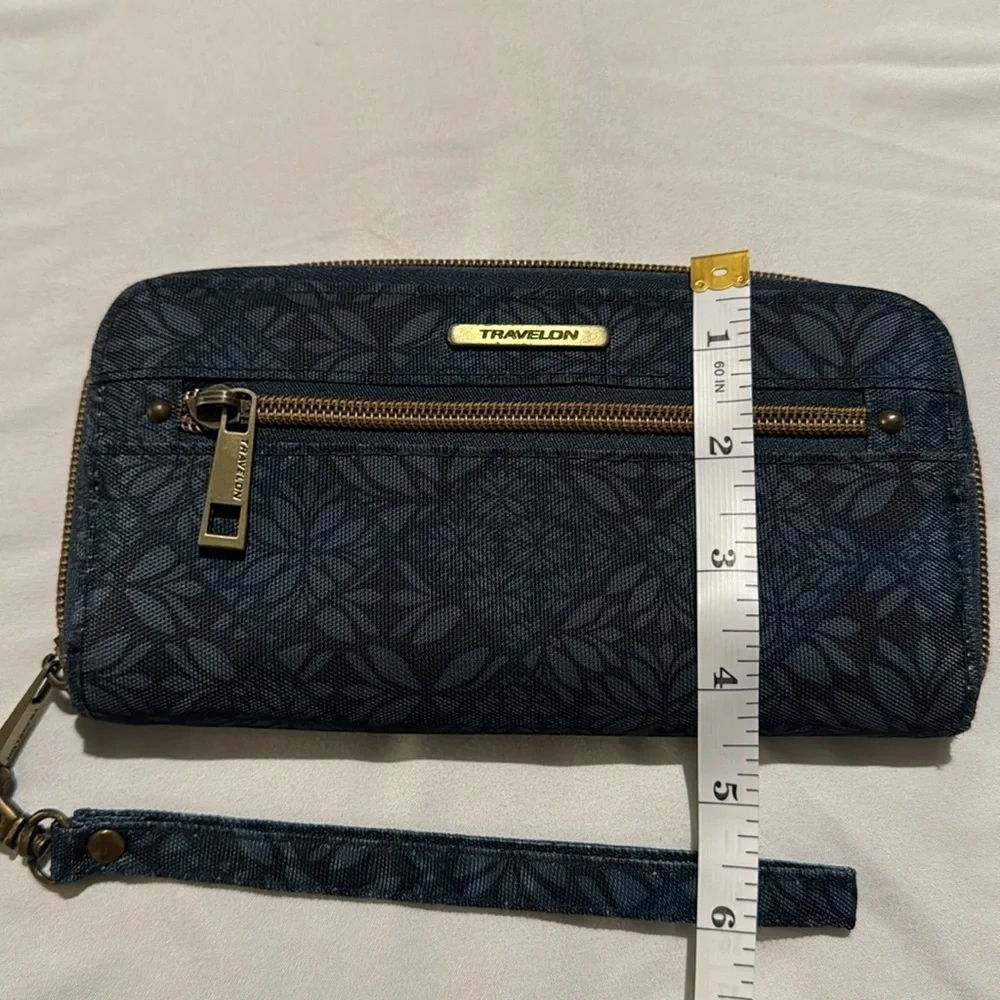 Travelon RFID Navy Blue‎ Blocking Zip Around Wallet Credit Card Safety 4x7.5”